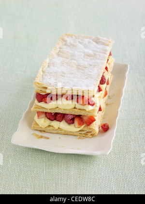 Sommer Obst Millefeuilles Stockfoto