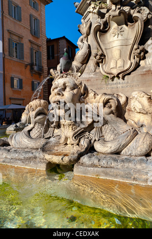 Heidnischen Statuen Piazza del Pantheon Stockfoto