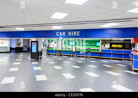 Auto mieten Zentrum an einem Flughafen Stockfoto