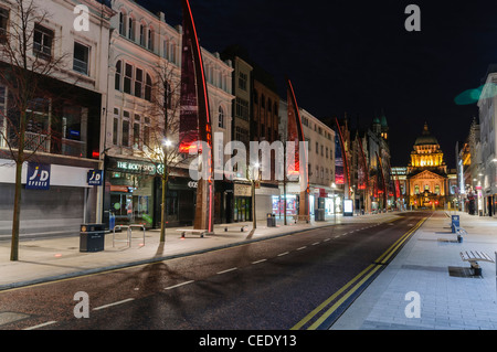 Donegall Place, Belfast, in der Nacht Stockfoto