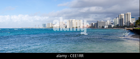 Panorama auf Meereshöhe der Front im Waikiki in Oahu in Hawaii Stockfoto