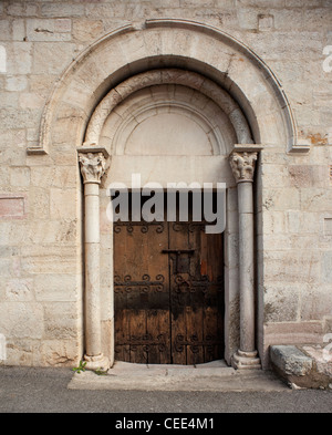 Saint-Michel-de-Cuixà (Abadía de Sant Miquel de Cuixà) Stockfoto