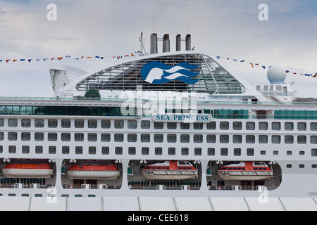 Detail der Sea Princess (ehemals Adonia), eine Sonne-Klasse Kreuzfahrtschiff der Princess Cruises Line, Sydney, Australien Stockfoto