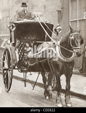 Ein Hansom Cab in London, England im Jahre 1910. Aus der Geschichte von 25 ereignisreiche Jahre in Bildern veröffentlicht 1935. Stockfoto