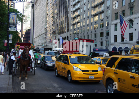 verschiedene Formen des Transportes in New York von der Beförderung, Taxis Stockfoto