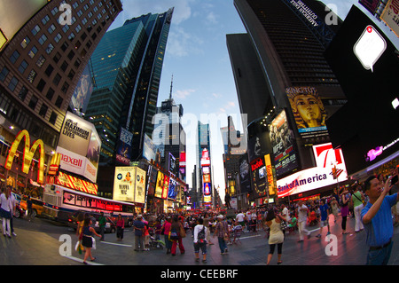 Menschen am Times Square Stockfoto