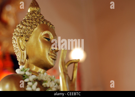 Goldfarbe Statue Buddhas Gesicht Stockfoto