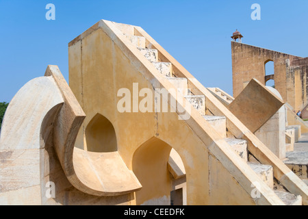 Jantar Mantar, ein astronomischer Beobachtungsort (UNESCO-Weltkulturerbe), Jaipur, Rajasthan, Indien Stockfoto