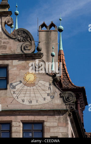 Nürnberg, Stadtmuseum FEMBO-Haus, Nürnbergs Einziges Erhaltenes Großes Kaufmannshauses der Spätrenaissance, Sonnenuhr Stockfoto