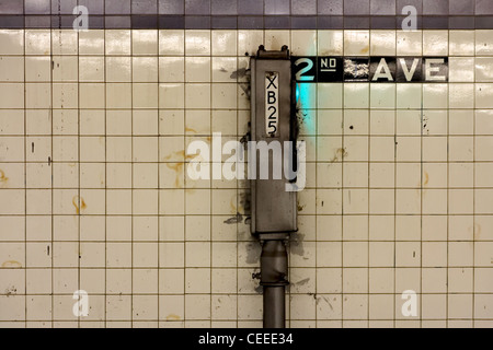 Eine Wand an der 2nd Avenue MTA u-Bahn-Station in Manhattan, New York, NY Stockfoto