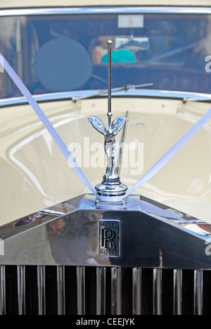 Vorderseite des Rolls-Royce Hochzeitsauto Stockfoto