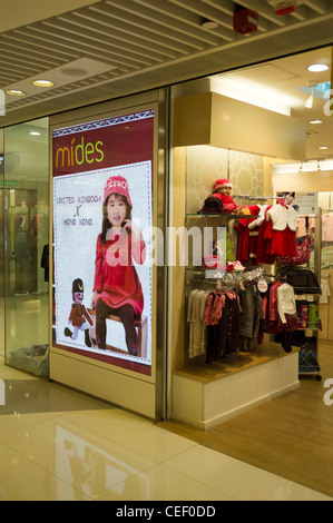 dh CAUSEWAY BAY Hongkong chinesische Mides Kinder Tuch Shop Windsor House Shopping Centre Stockfoto