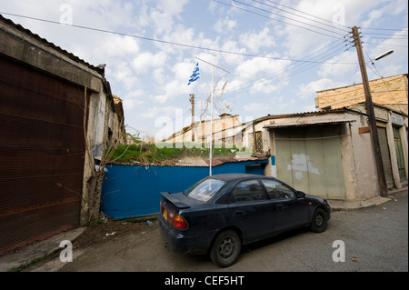 Nikosia - Lokal namens Lefkosia - die Hauptstadt von Zypern, die grüne Linie, die Teilung der Stadt, von der griechischen Seite gesehen. Stockfoto