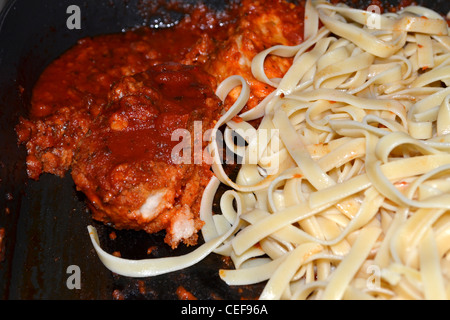 Fettuccine bolognese einfach Abendessen Mittagessen Stockfoto