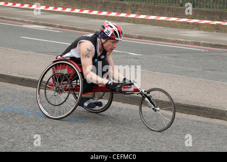 Rollstuhl-Racer im Virgin London Marathon 2011 Stockfoto