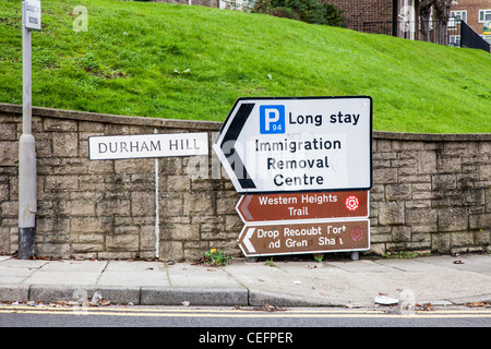 Immigration Removal Centre Zeichen in Dover, England Stockfoto