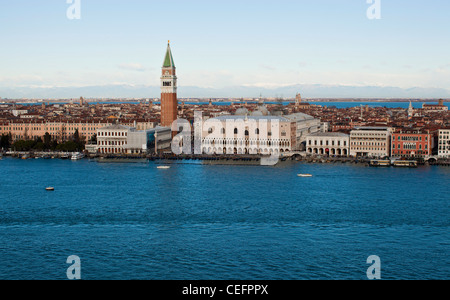 Der Campanile und die Skyline von Piazza San Marco. Venedig, Italien. Stockfoto