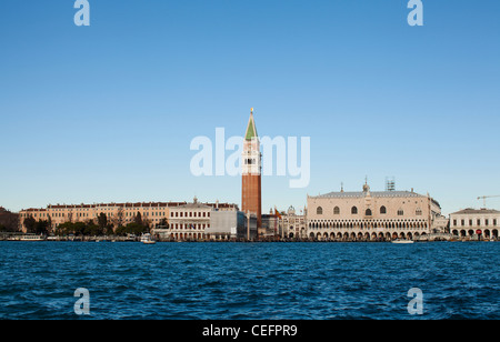 Der Campanile und die Skyline von Piazza San Marco. Venedig, Italien. Stockfoto