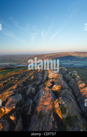 Blick vom Gipfel des Crook in Richtung Bleadon Hill, Brean unten und den Bristolkanal. Somerset. England. VEREINIGTES KÖNIGREICH. Stockfoto