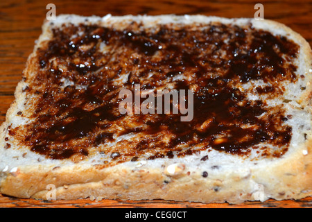 Vegemite auf Brot Stockfoto