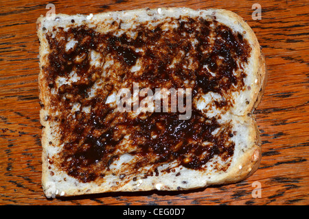 Vegemite auf Brot Stockfoto