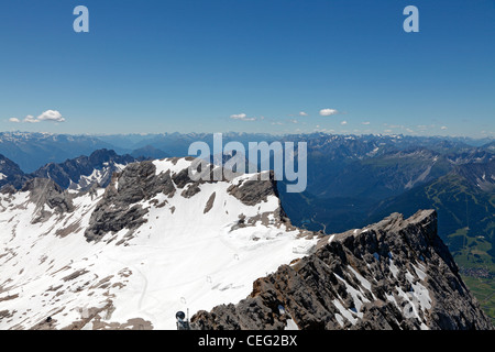 Panoramablick in Österreich vom Gipfel der Zugspitze, Wettersteingebirge, Bayern, Deutschland Stockfoto