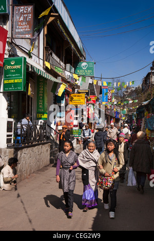 Indien, Westbengalen, Darjeeling, Nehru Road, ehemals der Mall Stockfoto