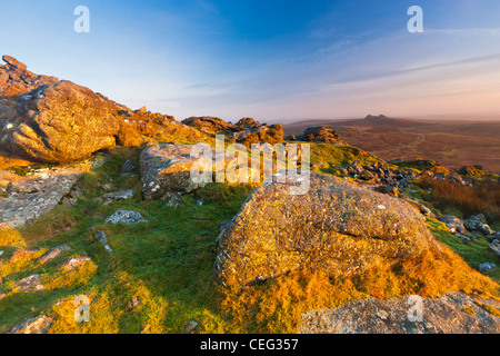 Blick vom Rippon Tor in Richtung Haytor Rocks, Dartmoor National Park, Ilsington, Devon, England, UK, Europa Stockfoto