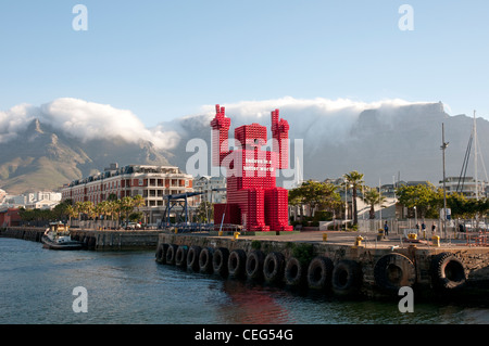 Kiste-Fan einen Stapel von Coca Cola Getränke Kisten an der Waterfront in Kapstadt Südafrika Stockfoto