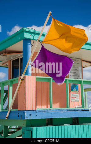 Rettungsschwimmer Turm Strandhütte in Miami Beach, Florida, USA Stockfoto