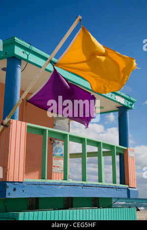 Rettungsschwimmer Turm Strandhütte in Miami Beach, Florida, USA Stockfoto