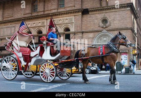 Wagen Sie vor der Carnegie Hall in New York City Stockfoto