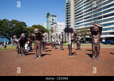 'A-Labyrinth-Ing Lachen' Statuen von Yue Minjun in Vancourver, Britisch-Kolumbien, Kanada Stockfoto