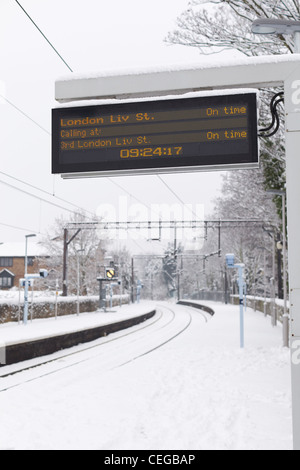 Bahnstrecke in Schneeverhältnissen, UK Stockfoto