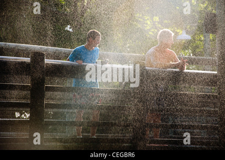 Busch Gardens Tampa Florida Tanganyika tidal wave Wasser-Floßfahrt Stockfoto