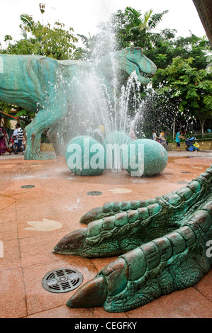 Dinosaurier-Eiern-Brunnen, Lost World, Jurassic Park, Universal Studios Singapur. Stockfoto