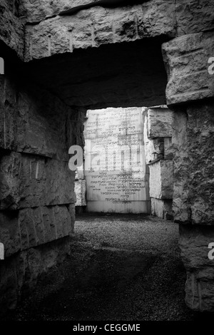 Das Tal der Gemeinden, zum Gedenken an die jüdischen Gemeinden verwüstet, in der Yad Vashem Holocaust-Gedenkstätte in Jerusalem Stockfoto