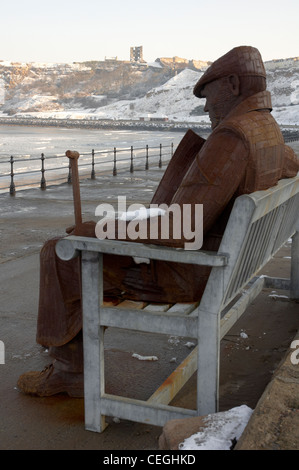 "Freddie Gilroy und Bergen-Belsen Strangler".  Eine Skulptur von Ray Lonsdale. Stockfoto