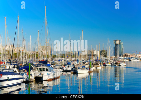 Sonnenuntergang in der Marina Port Vell, Barcelona, Spanien. Stockfoto