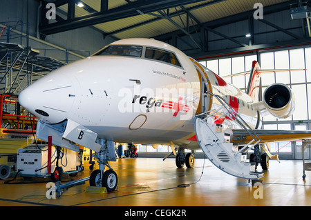 Bombardier Challenger CL-604 an die REGA Hauptsitz, Zürich-Kloten, Zürich, Schweiz. Stockfoto