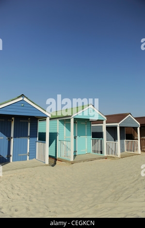 Bunten Badekabinen, West Wittering Beach, West Sussex, England Stockfoto