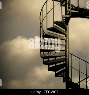 Treppe und Himmel Stockfoto