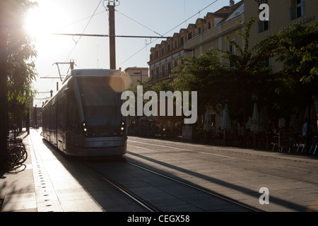 Sevilla-Laufwerke durch Straßen von Morgen trainieren. Stockfoto