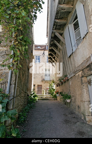 Flavigny-sur-Ozerain, Heimat von Anis de l'Abbaye de Flavigny - Anisfabrik und wo einige Szenen aus dem Film 'Chocolat' gedreht wurden. Stockfoto