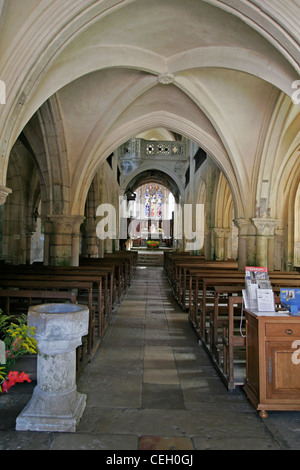 Im Inneren der Kirche in Flavigny-Sur-Ozerain, Heimat von Anis de l ' Abbaye de Flavigny - Anis-Fabrik. Stockfoto