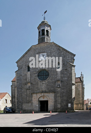 Die Kirche in Flavigny-Sur-Ozerain, Heimat von Anis de l ' Abbaye de Flavigny - Anis-Fabrik. Dies erschien in dem Film Chocolat. Stockfoto