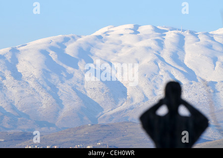 Blick auf den Schnee bedeckt dem Berg Hermon in den Golan-Höhen, Nordisrael. 21. Januar 2012. Foto von Shay Levy Stockfoto