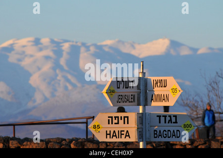 Blick auf den Schnee bedeckt dem Berg Hermon in den Golan-Höhen, Nordisrael. 21. Januar 2012. Foto von Shay Levy Stockfoto