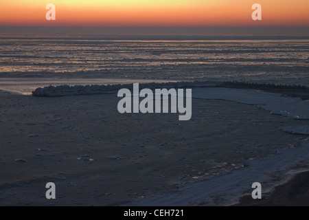 Gefrorene Meer in Constanta, Rumänien, Schwarzes Meer Stockfoto