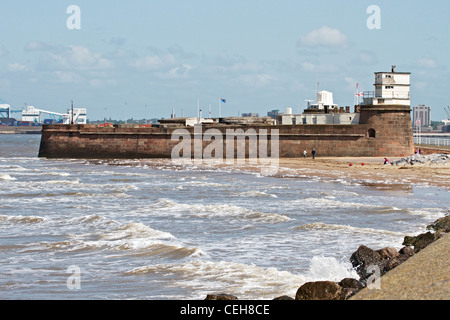 Fort Perch Rock als es nähert sich Flut. New Brighton, Merseyside, England UK. Mai 2011 Stockfoto